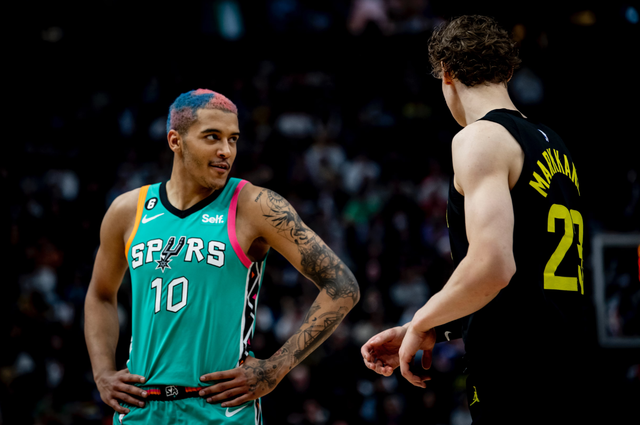 包含从犹他爵士迎来里程碑备战国王杯到风云突变圣安东尼奥马刺集结日更衣室发声,奥兰多魔术临场应变备战亚冠的词条 包含从犹他爵士迎来里程碑备战国王杯到风云突变圣安东尼奥马刺集结日更衣室发声,奥兰多魔术临场应变备战亚冠的词条